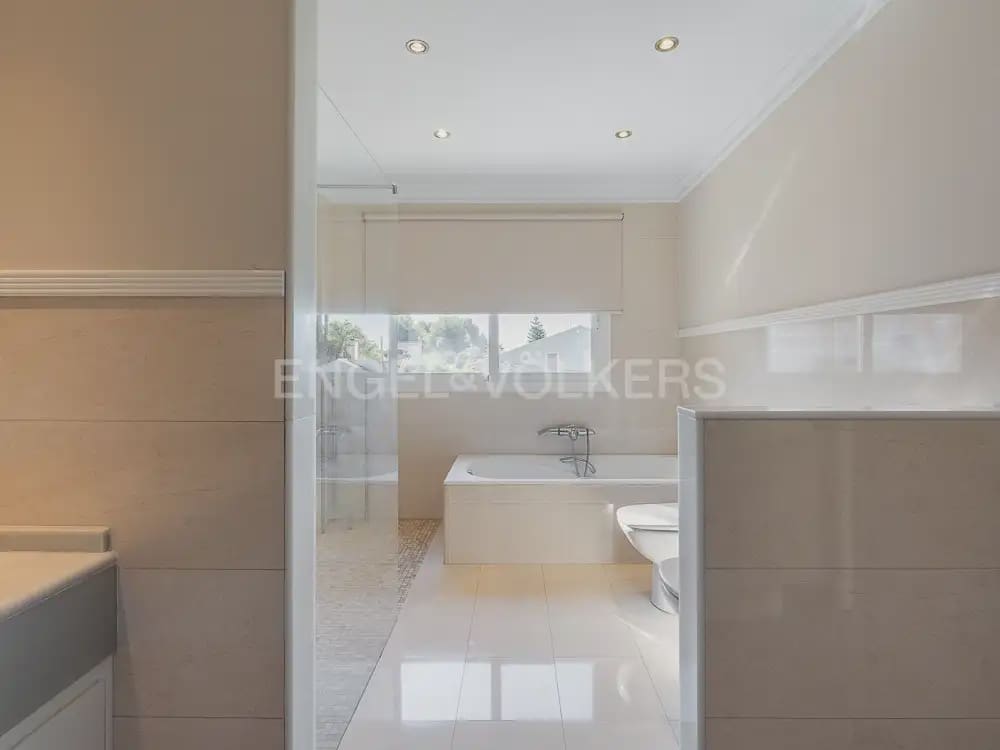 8 Zimmer Villa zu vermieten in Betera mit Pool Garage - 5.500 € (Ref: 9937283)