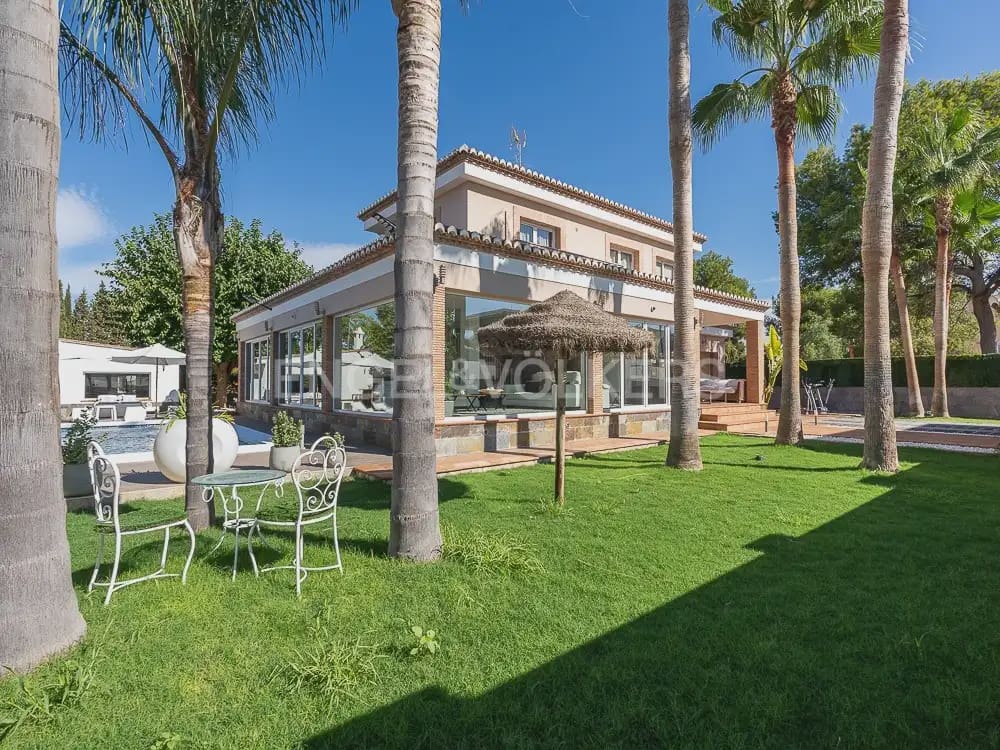 8 Zimmer Villa zu vermieten in Betera mit Pool Garage - 5.500 € (Ref: 9937283)