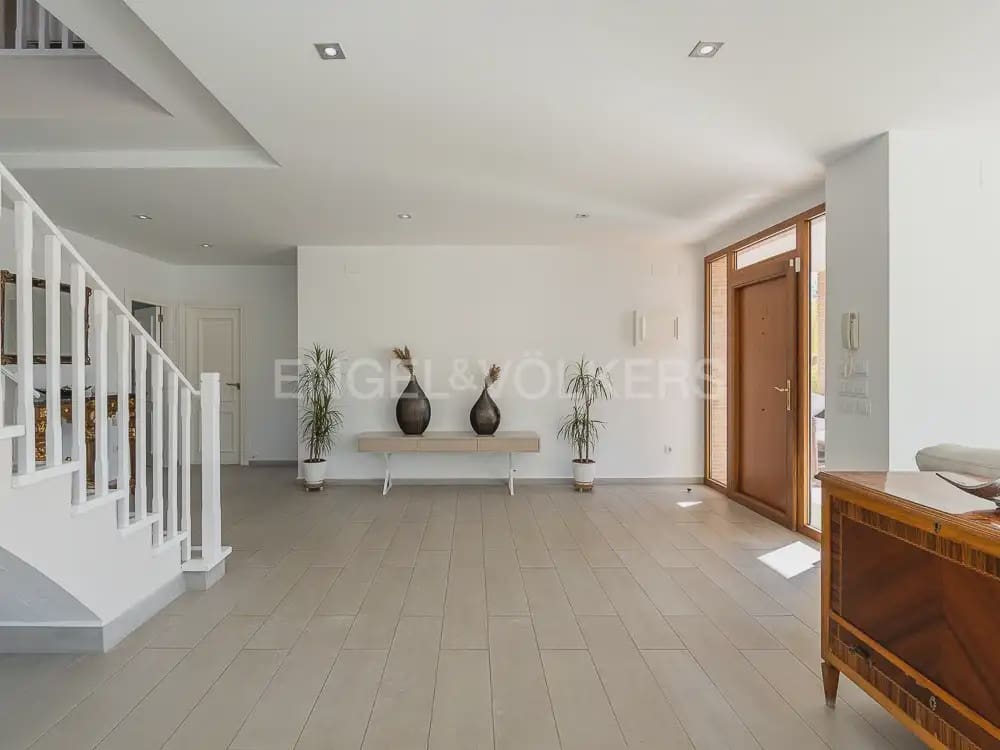 8 Zimmer Villa zu vermieten in Betera mit Pool Garage - 5.500 € (Ref: 9937283)