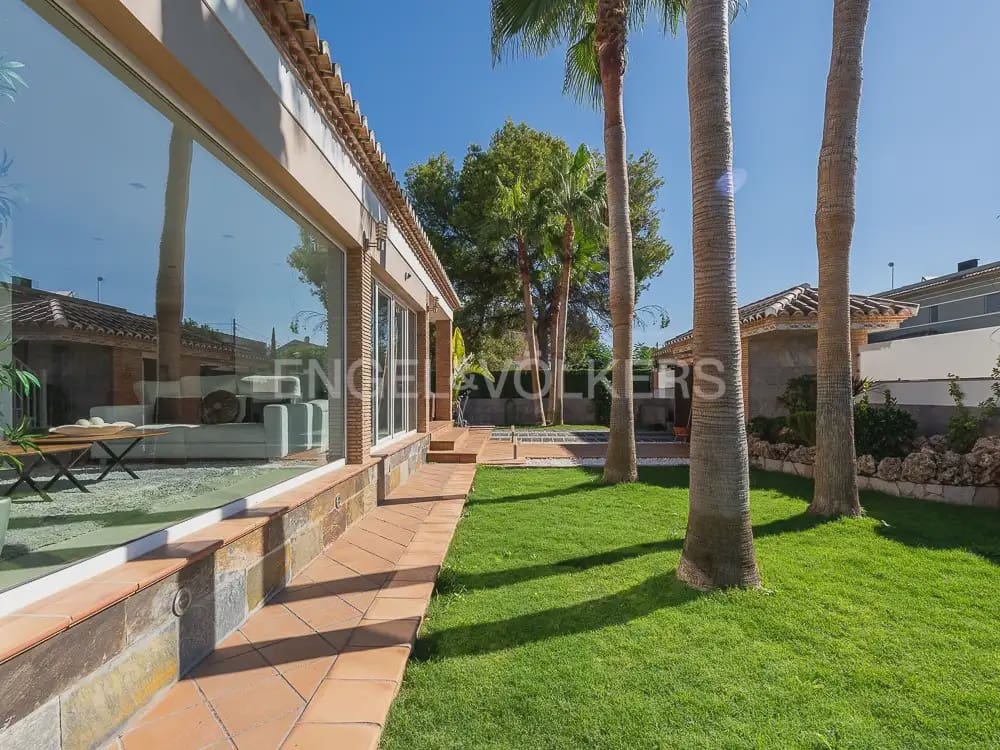 8 Zimmer Villa zu vermieten in Betera mit Pool Garage - 5.500 € (Ref: 9937283)