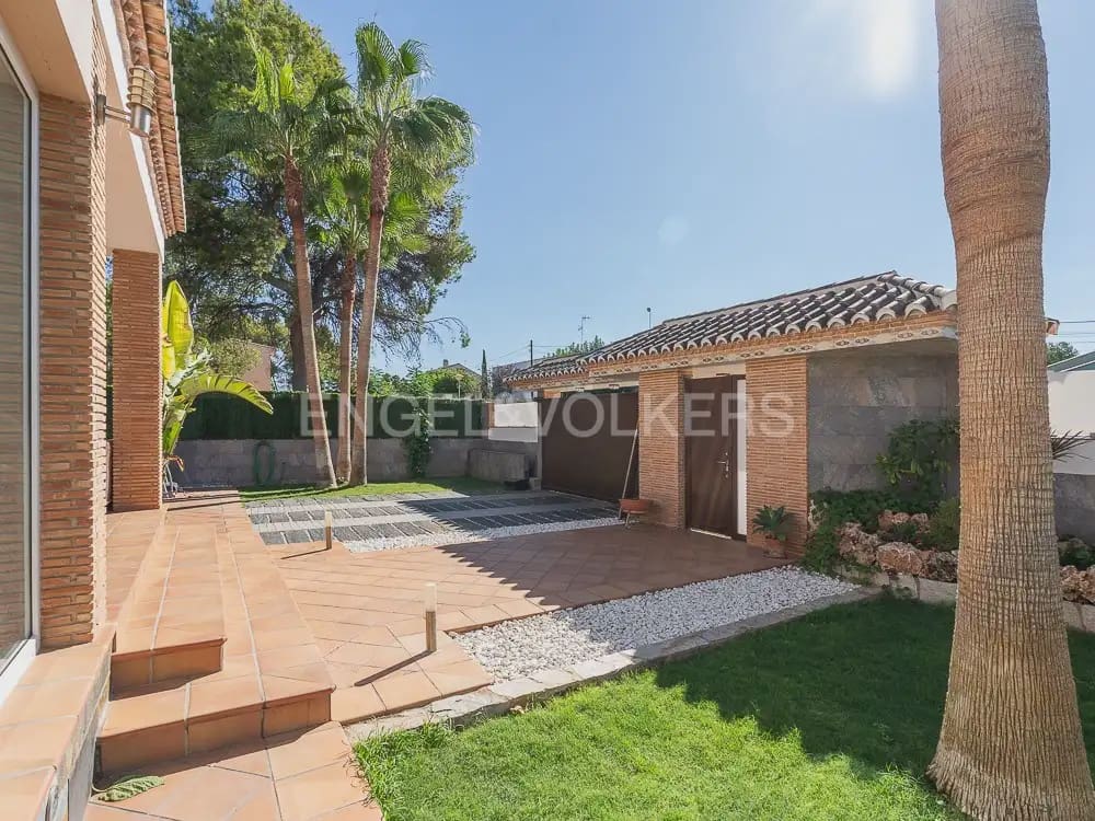 8 Zimmer Villa zu vermieten in Betera mit Pool Garage - 5.500 € (Ref: 9937283)