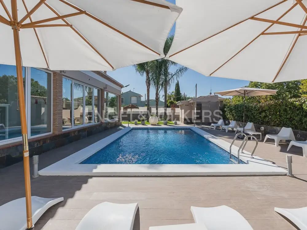 8 Zimmer Villa zu vermieten in Betera mit Pool Garage - 5.500 € (Ref: 9937283)