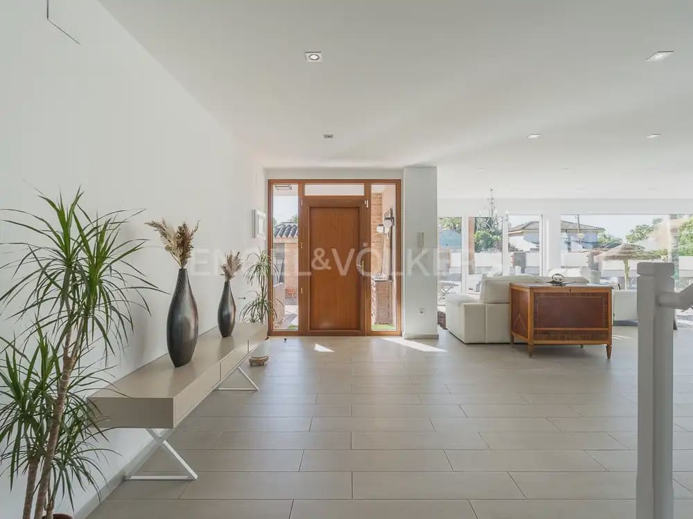 8 Zimmer Villa zu vermieten in Betera mit Pool Garage - 5.500 € (Ref: 9937283)