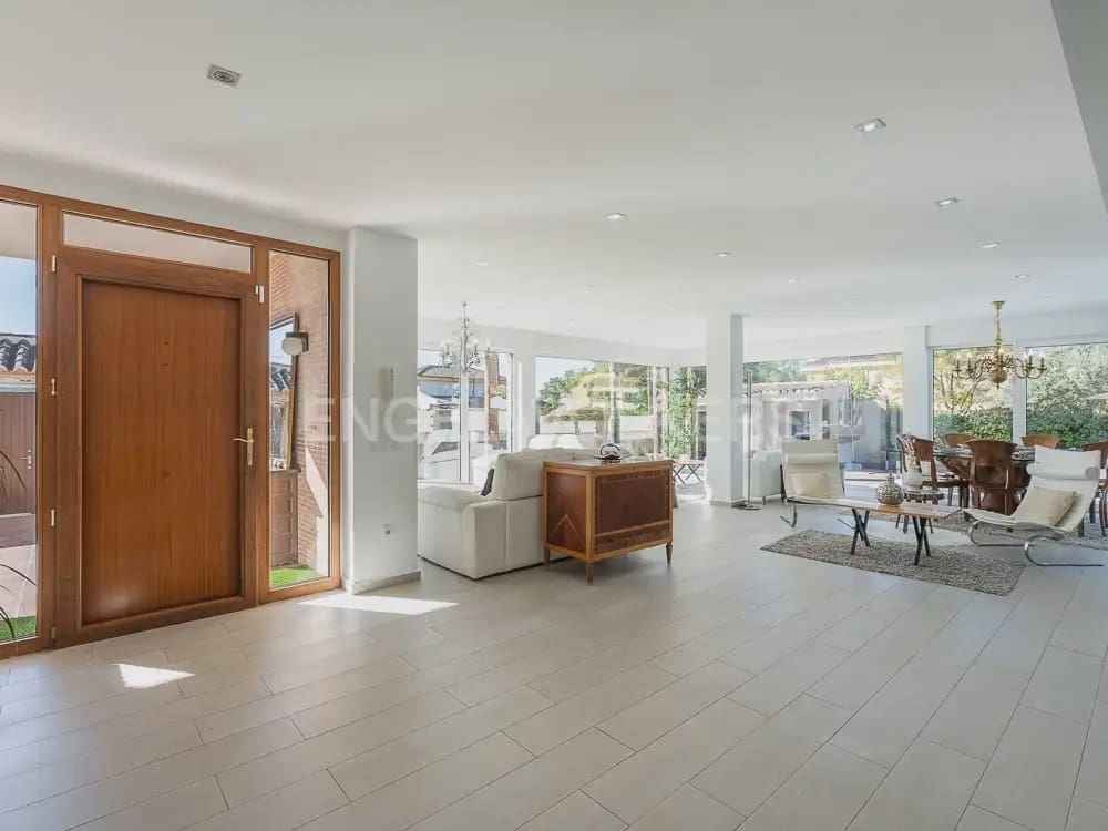 8 Zimmer Villa zu vermieten in Betera mit Pool Garage - 5.500 € (Ref: 9937283)