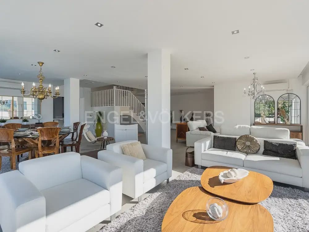 8 Zimmer Villa zu vermieten in Betera mit Pool Garage - 5.500 € (Ref: 9937283)