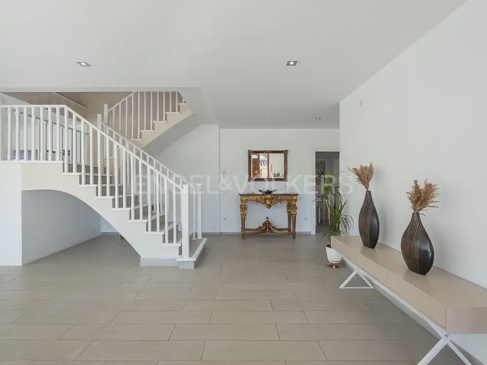 8 Zimmer Villa zu vermieten in Betera mit Pool Garage - 5.500 € (Ref: 9937283)