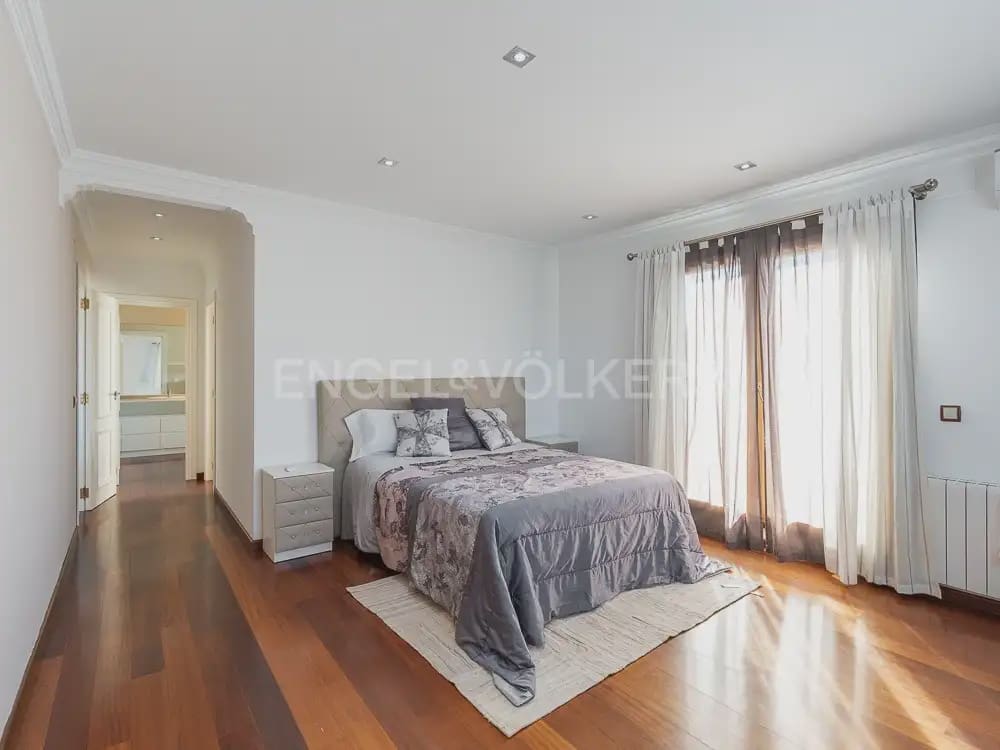 8 Zimmer Villa zu vermieten in Betera mit Pool Garage - 5.500 € (Ref: 9937283)