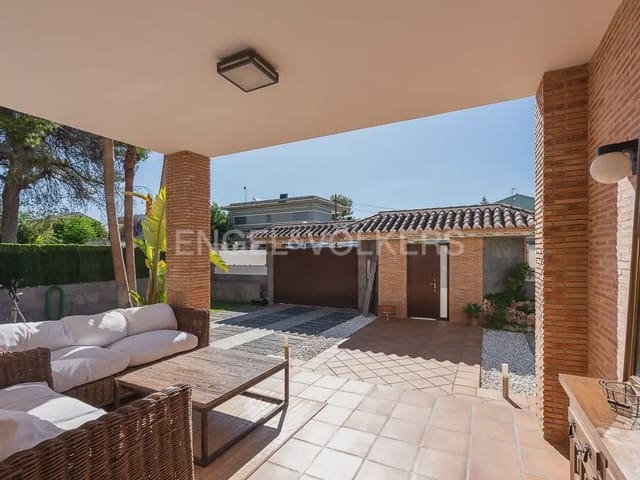 8 Zimmer Villa zu vermieten in Bétera mit Pool Garage - 5.500 € (Ref: 9937283)