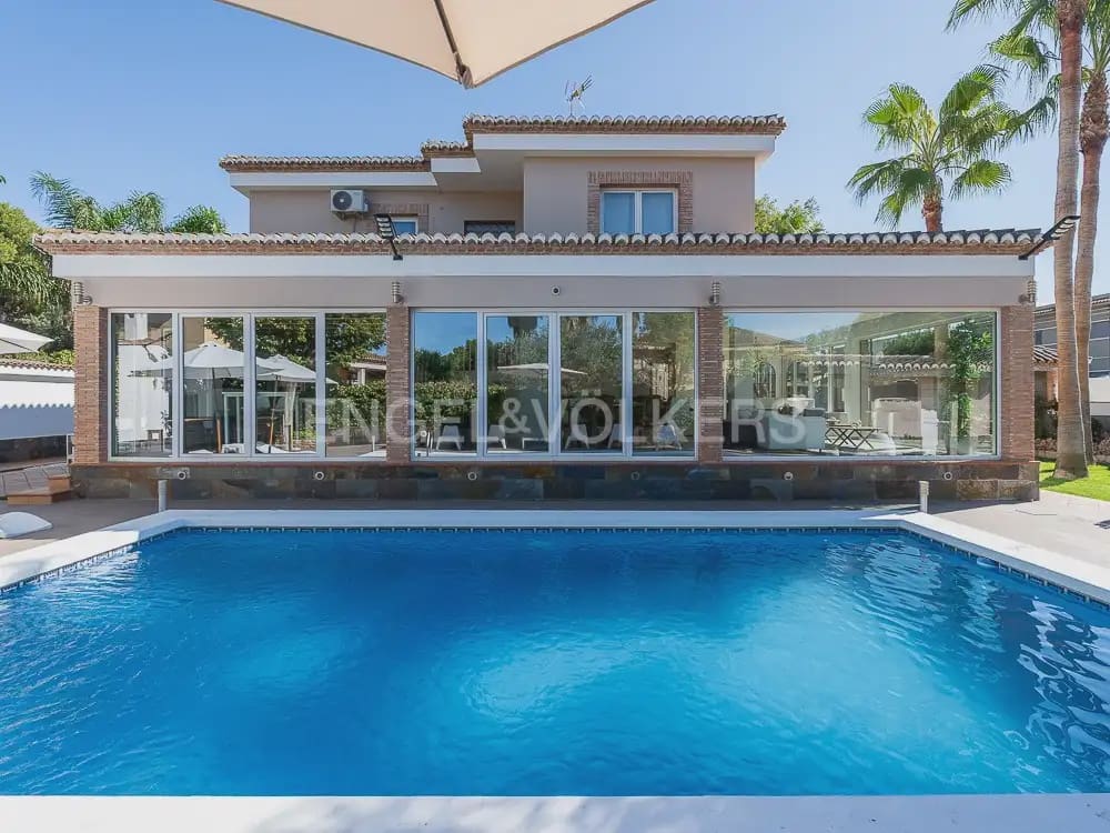 8 Zimmer Villa zu vermieten in Betera mit Pool Garage - 5.500 € (Ref: 9937283)