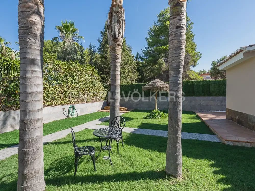 8 Zimmer Villa zu vermieten in Betera mit Pool Garage - 5.500 € (Ref: 9937283)