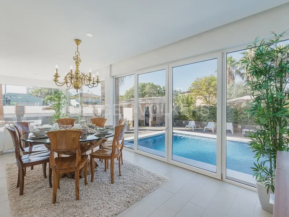 8 Zimmer Villa zu vermieten in Betera mit Pool Garage - 5.500 € (Ref: 9937283)
