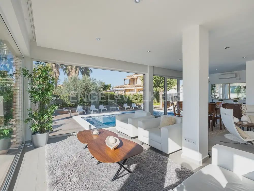 8 Zimmer Villa zu vermieten in Betera mit Pool Garage - 5.500 € (Ref: 9937283)