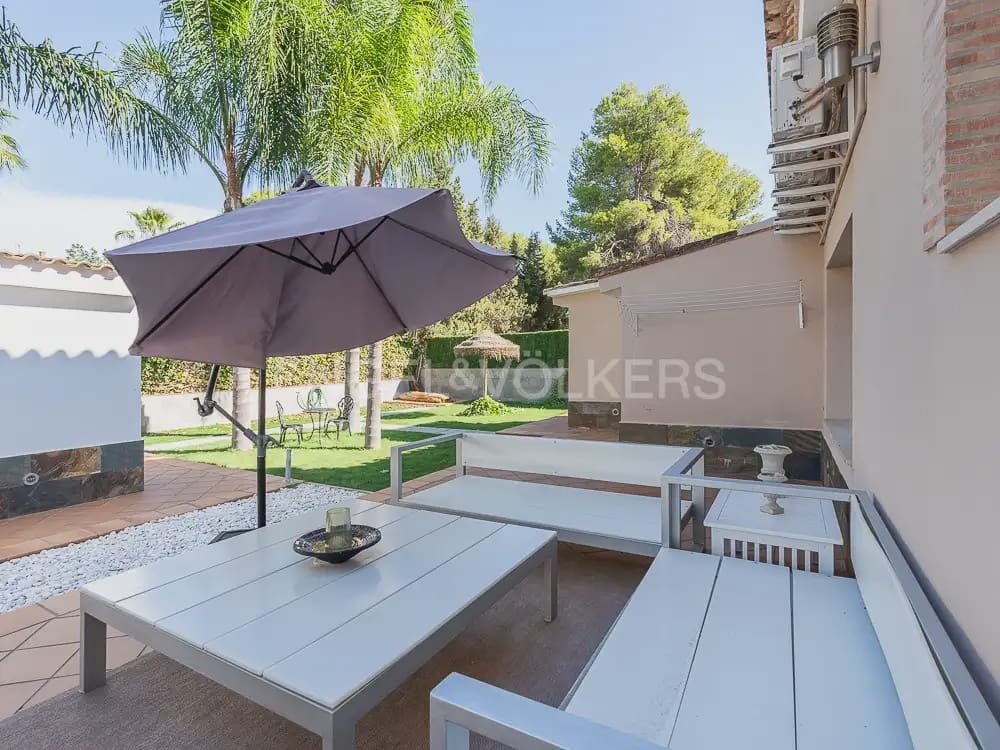 8 Zimmer Villa zu vermieten in Betera mit Pool Garage - 5.500 € (Ref: 9937283)