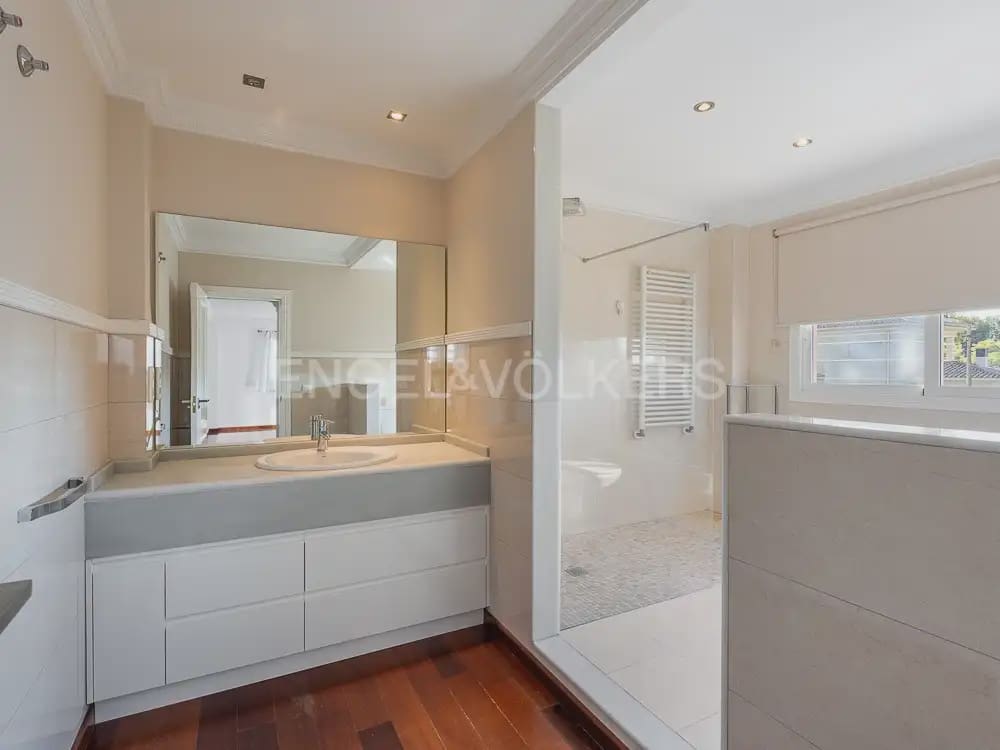 8 Zimmer Villa zu vermieten in Betera mit Pool Garage - 5.500 € (Ref: 9937283)