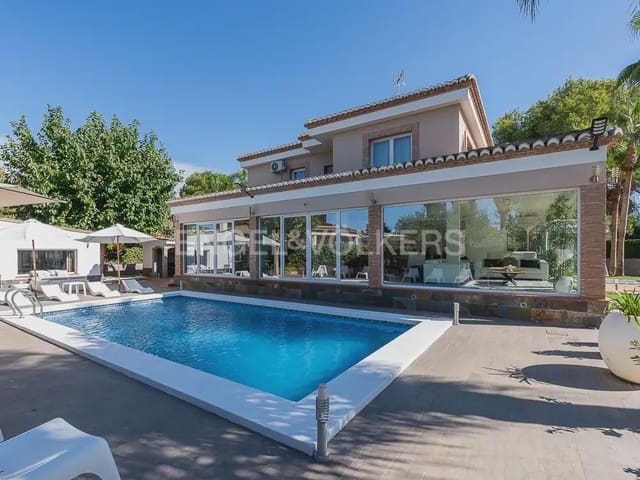 8 Zimmer Villa zu vermieten in Bétera mit Pool Garage - 5.500 € (Ref: 9937283)