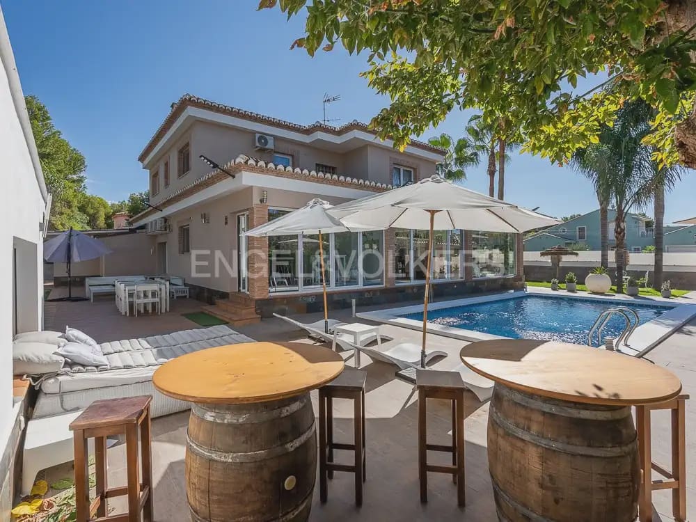 8 Zimmer Villa zu vermieten in Betera mit Pool Garage - 5.500 € (Ref: 9937283)