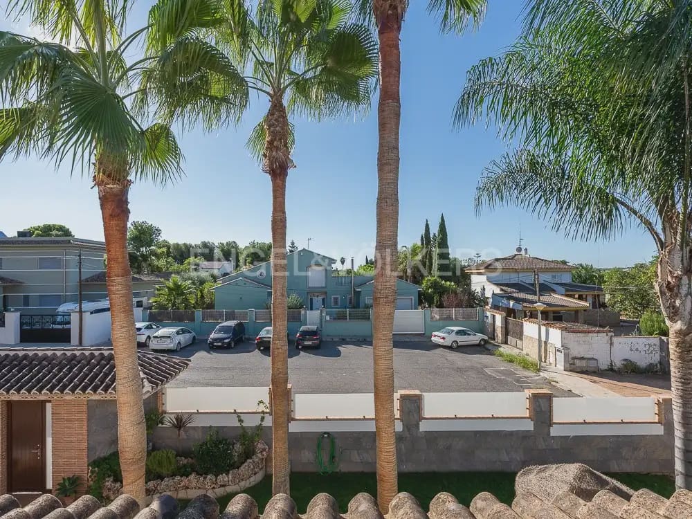 8 Zimmer Villa zu vermieten in Betera mit Pool Garage - 5.500 € (Ref: 9937283)