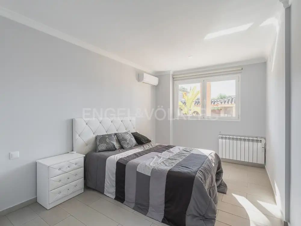 8 Zimmer Villa zu vermieten in Betera mit Pool Garage - 5.500 € (Ref: 9937283)