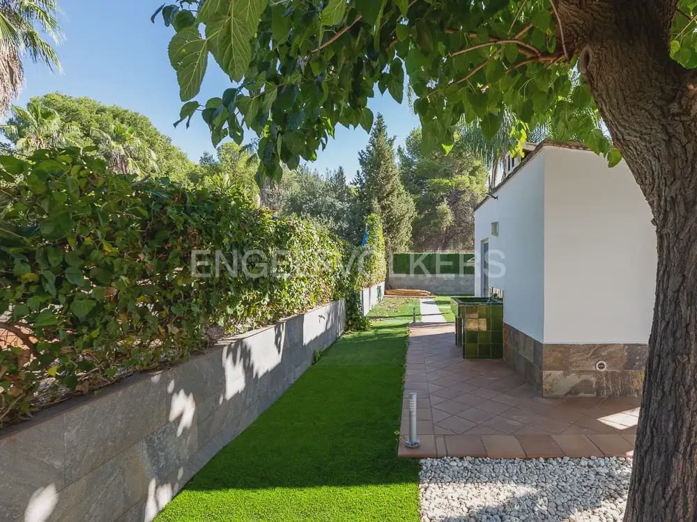 8 Zimmer Villa zu vermieten in Betera mit Pool Garage - 5.500 € (Ref: 9937283)