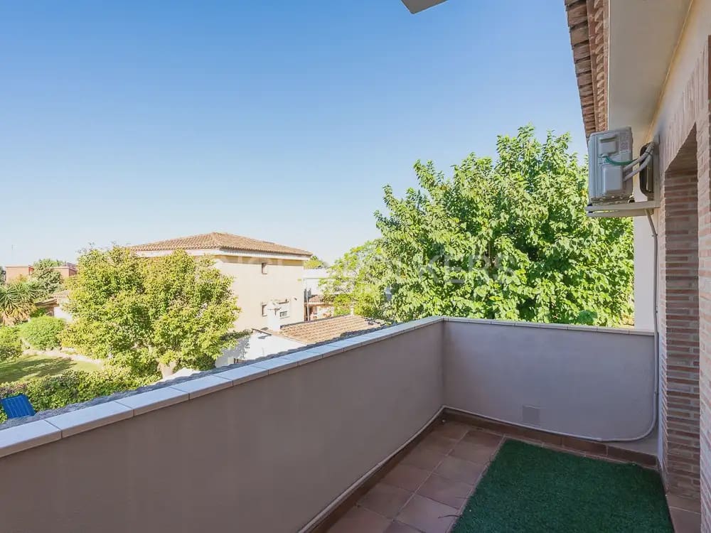 8 Zimmer Villa zu vermieten in Betera mit Pool Garage - 5.500 € (Ref: 9937283)
