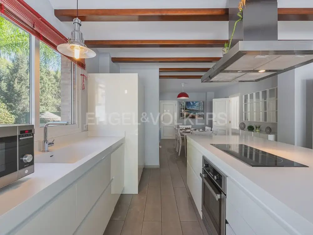 8 Zimmer Villa zu vermieten in Betera mit Pool Garage - 5.500 € (Ref: 9937283)