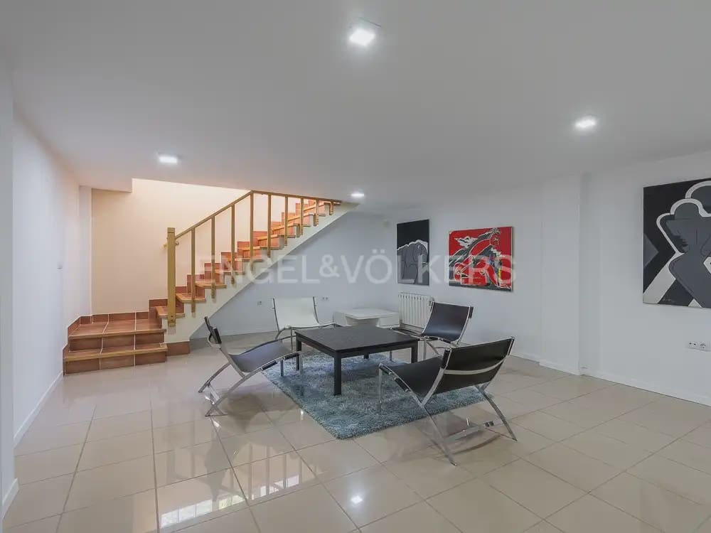 8 Zimmer Villa zu vermieten in Betera mit Pool Garage - 5.500 € (Ref: 9937283)