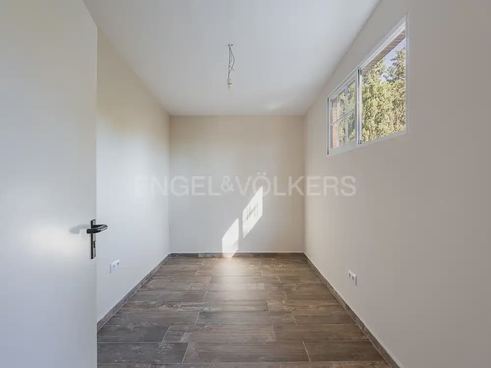 8 Zimmer Villa zu vermieten in Betera mit Pool Garage - 5.500 € (Ref: 9937283)