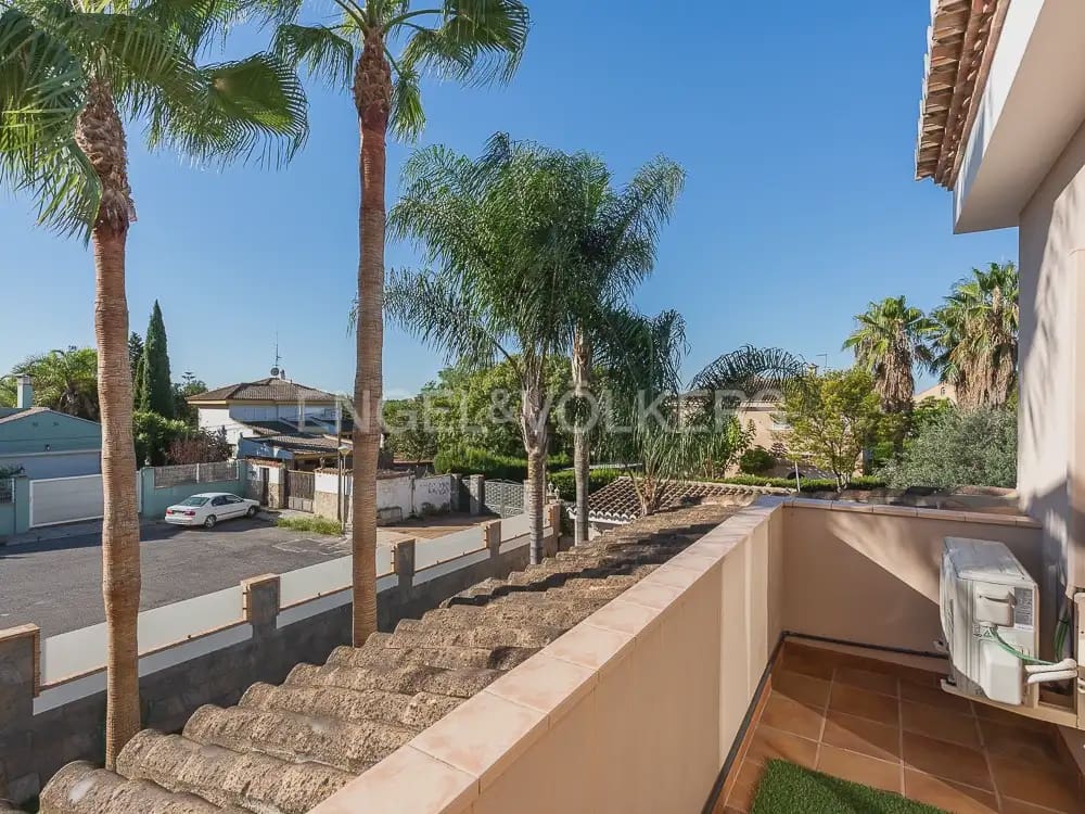 8 Zimmer Villa zu vermieten in Betera mit Pool Garage - 5.500 € (Ref: 9937283)