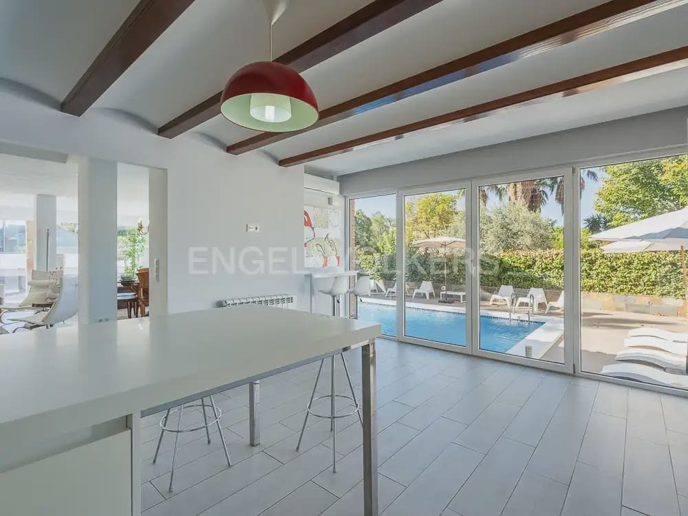 8 Zimmer Villa zu vermieten in Betera mit Pool Garage - 5.500 € (Ref: 9937283)