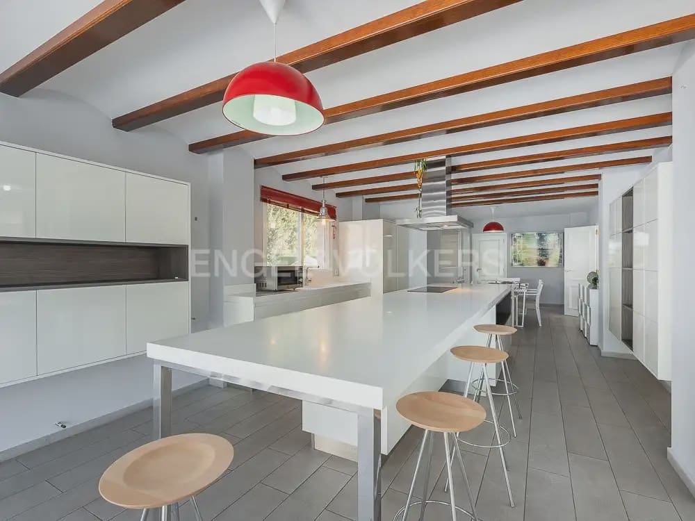 8 Zimmer Villa zu vermieten in Betera mit Pool Garage - 5.500 € (Ref: 9937283)