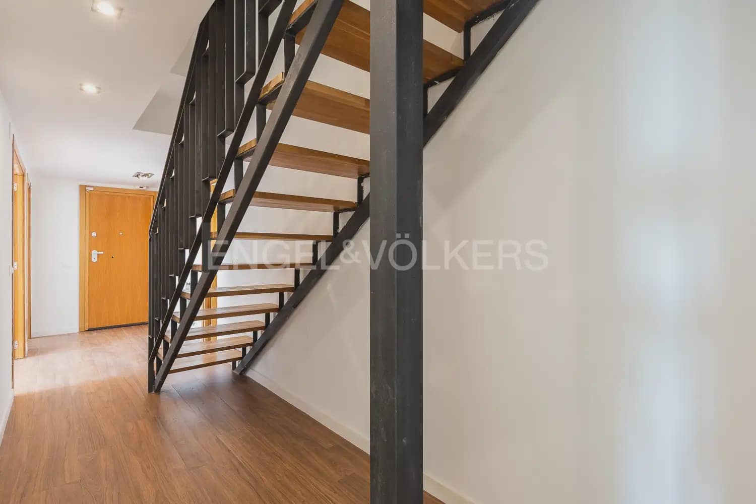 3 bedroom Penthouse for rent in Valencia city with garage - € 2,800 (Ref: 9937284)