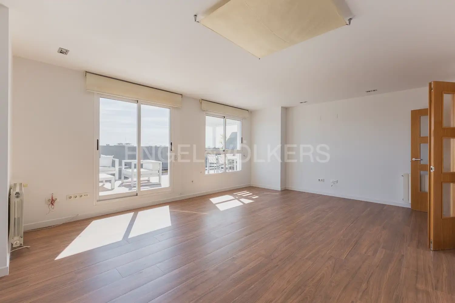3 bedroom Penthouse for rent in Valencia city with garage - € 2,800 (Ref: 9937284)