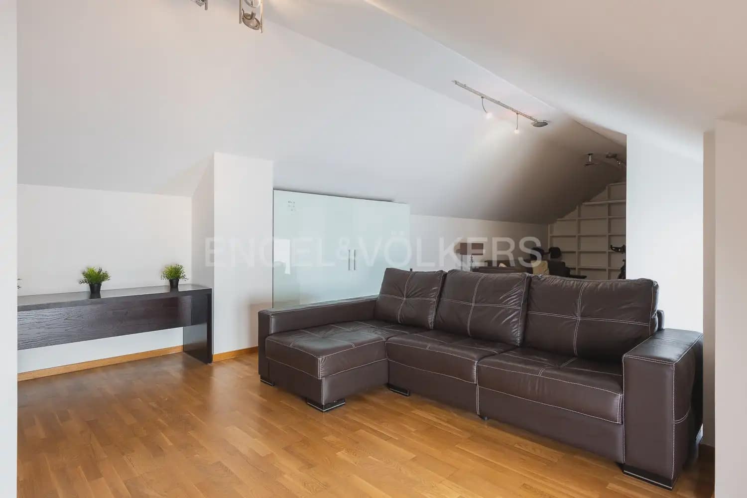3 bedroom Penthouse for rent in Valencia city with garage - € 2,800 (Ref: 9937284)