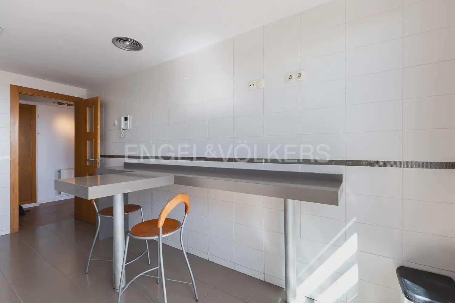3 bedroom Penthouse for rent in Valencia city with garage - € 2,800 (Ref: 9937284)