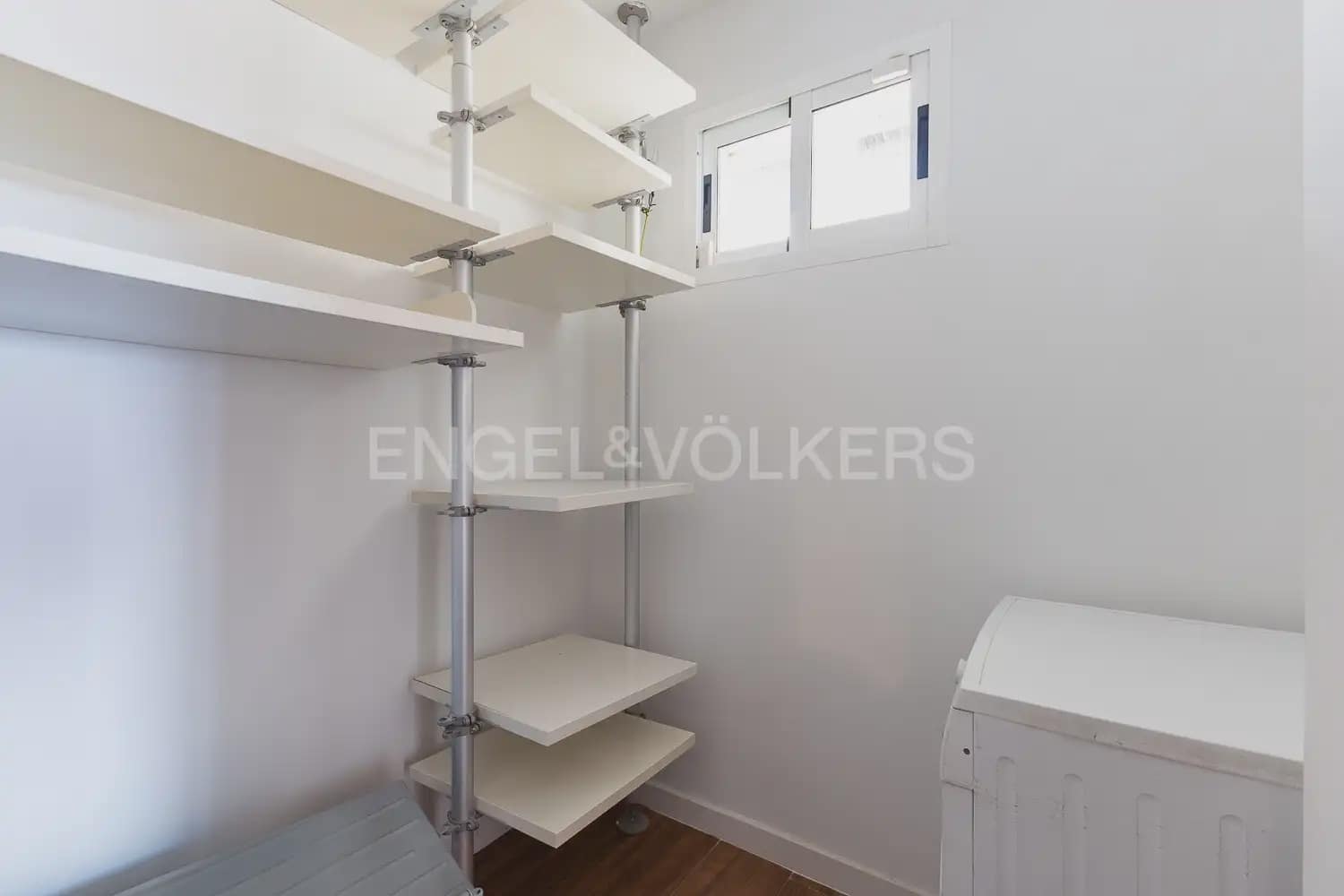 3 bedroom Penthouse for rent in Valencia city with garage - € 2,800 (Ref: 9937284)