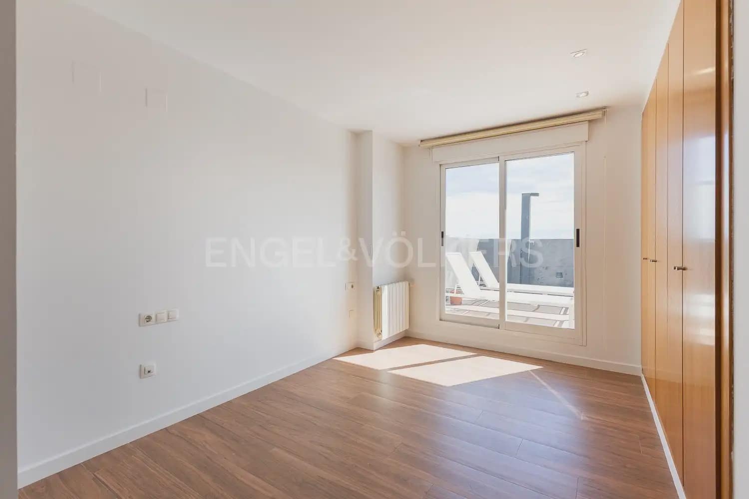 3 bedroom Penthouse for rent in Valencia city with garage - € 2,800 (Ref: 9937284)