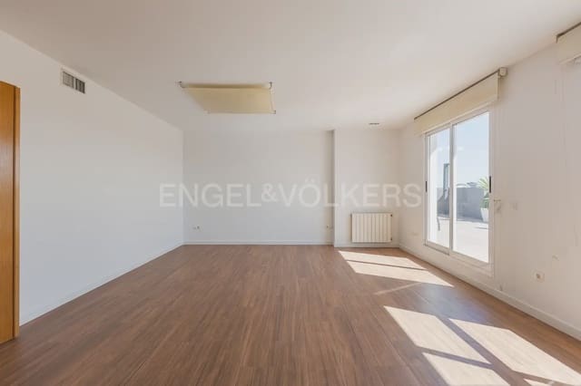 3 bedroom Penthouse for rent in En Corts, Valencia city with garage - € 2,800 (Ref: 9937284)