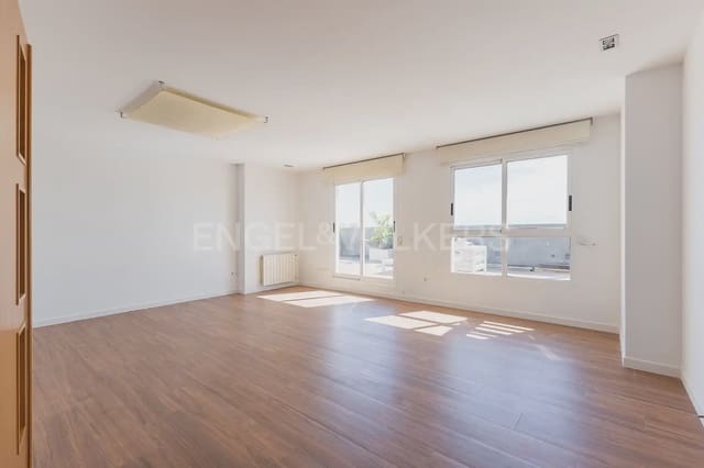 3 bedroom Penthouse for rent in En Corts, Valencia city with garage - € 2,800 (Ref: 9937284)