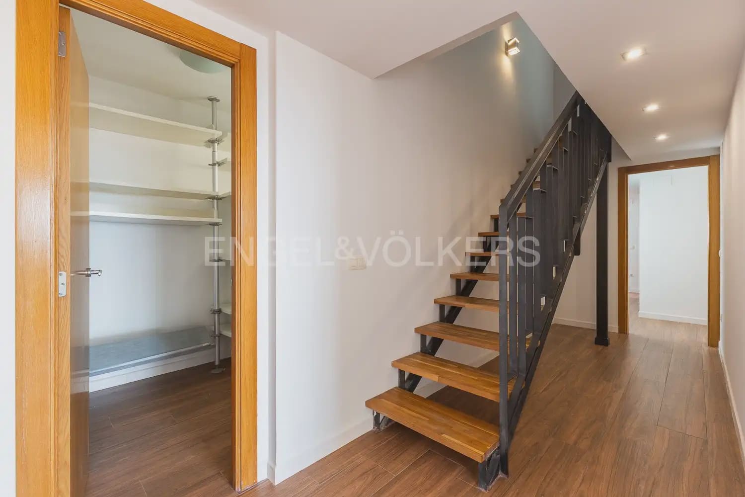 3 bedroom Penthouse for rent in Valencia city with garage - € 2,800 (Ref: 9937284)