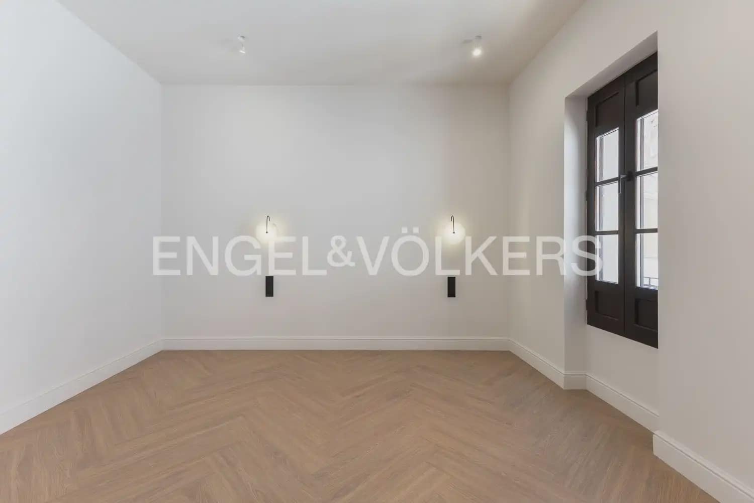 4 bedroom Townhouse for sale in Valencia city with pool - € 1,190,000 (Ref: 9937333)