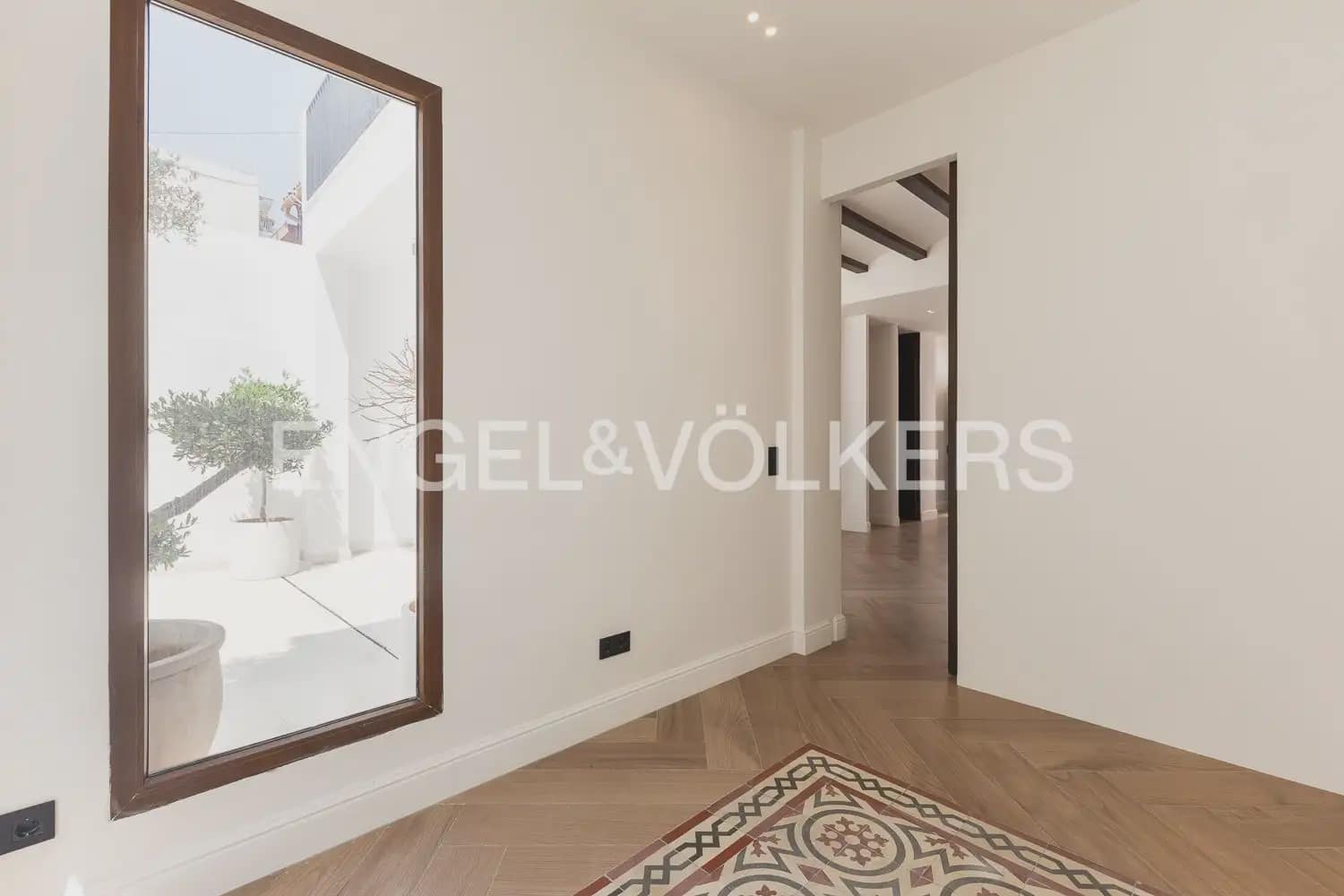 4 bedroom Townhouse for sale in Valencia city with pool - € 1,190,000 (Ref: 9937333)