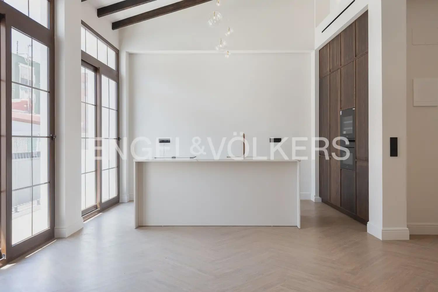 4 bedroom Townhouse for sale in Valencia city with pool - € 1,190,000 (Ref: 9937333)