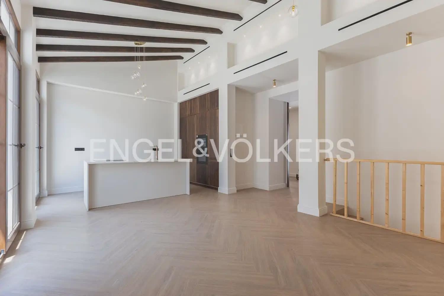 4 bedroom Townhouse for sale in Valencia city with pool - € 1,190,000 (Ref: 9937333)