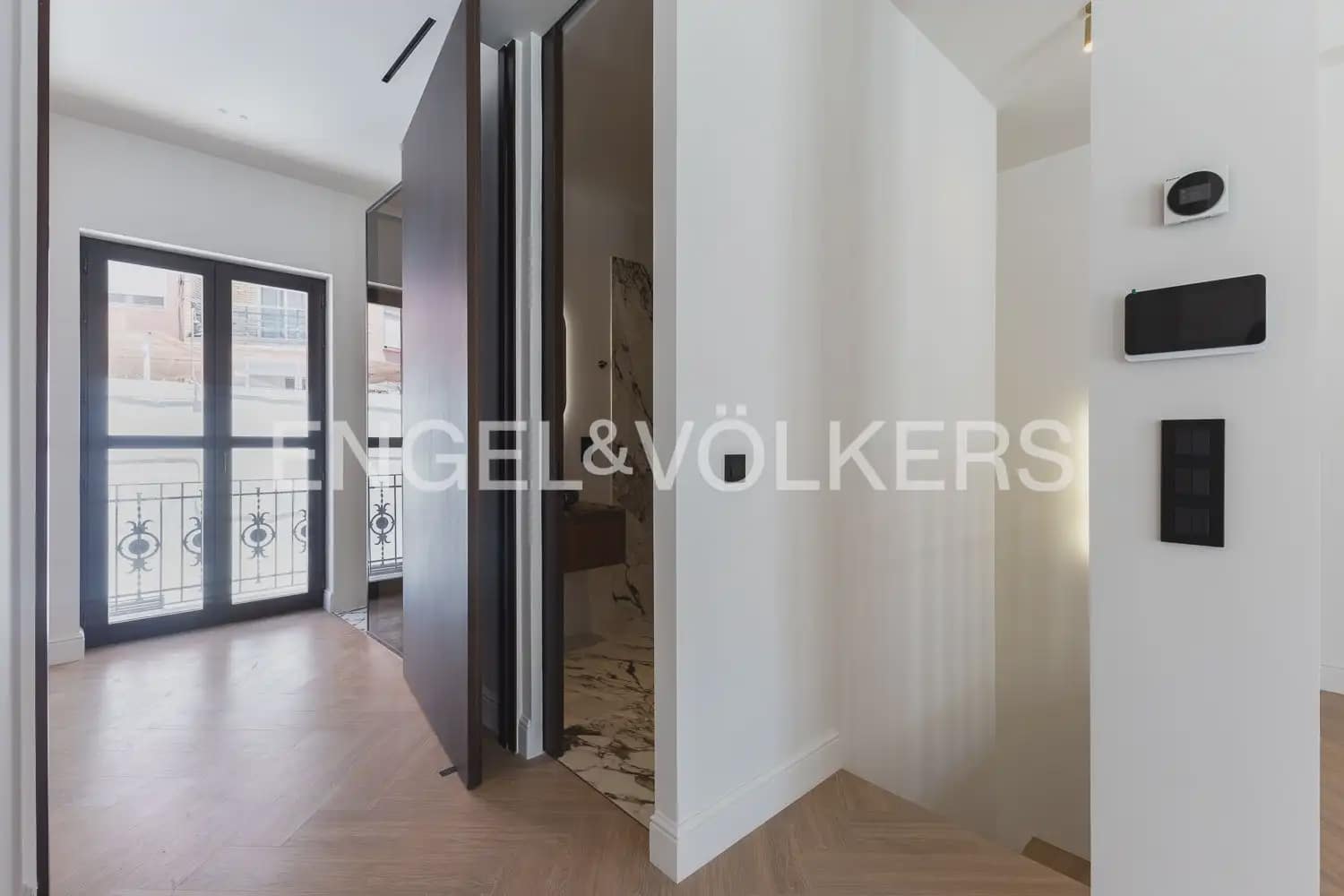 4 bedroom Townhouse for sale in Valencia city with pool - € 1,190,000 (Ref: 9937333)