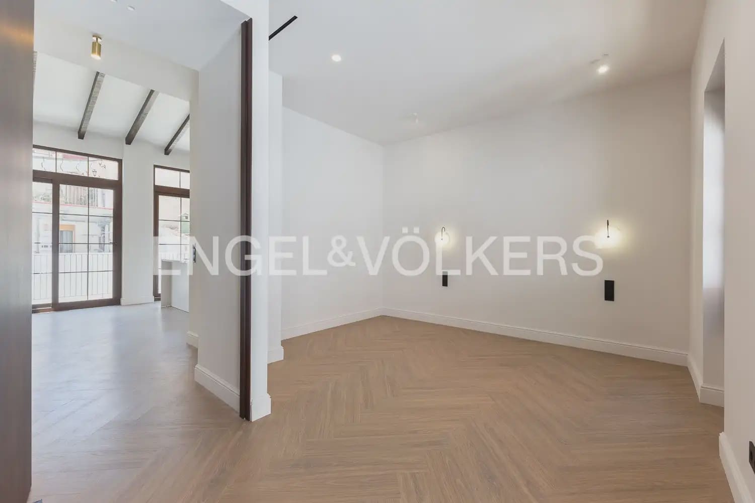 4 bedroom Townhouse for sale in Valencia city with pool - € 1,190,000 (Ref: 9937333)
