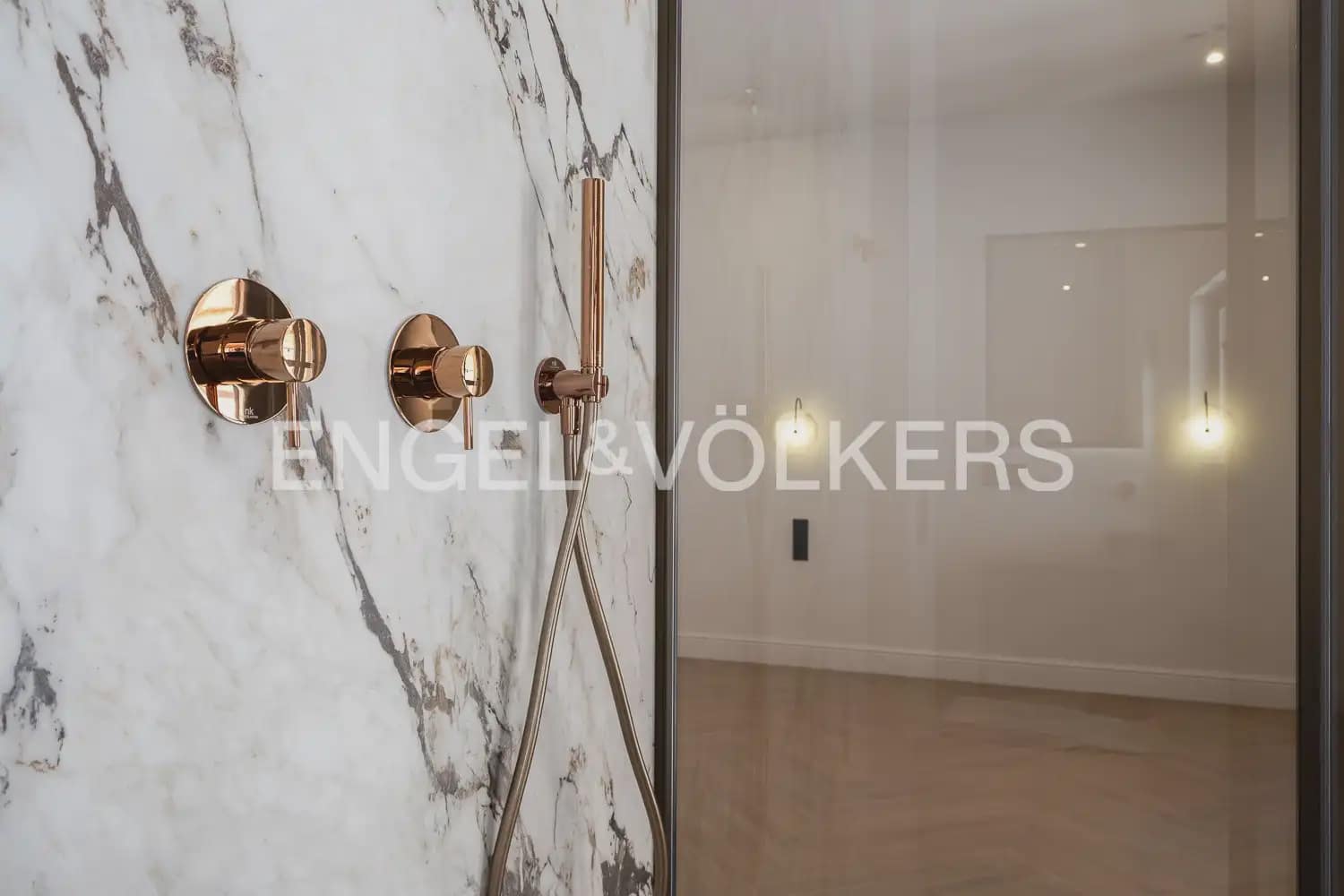 4 bedroom Townhouse for sale in Valencia city with pool - € 1,190,000 (Ref: 9937333)