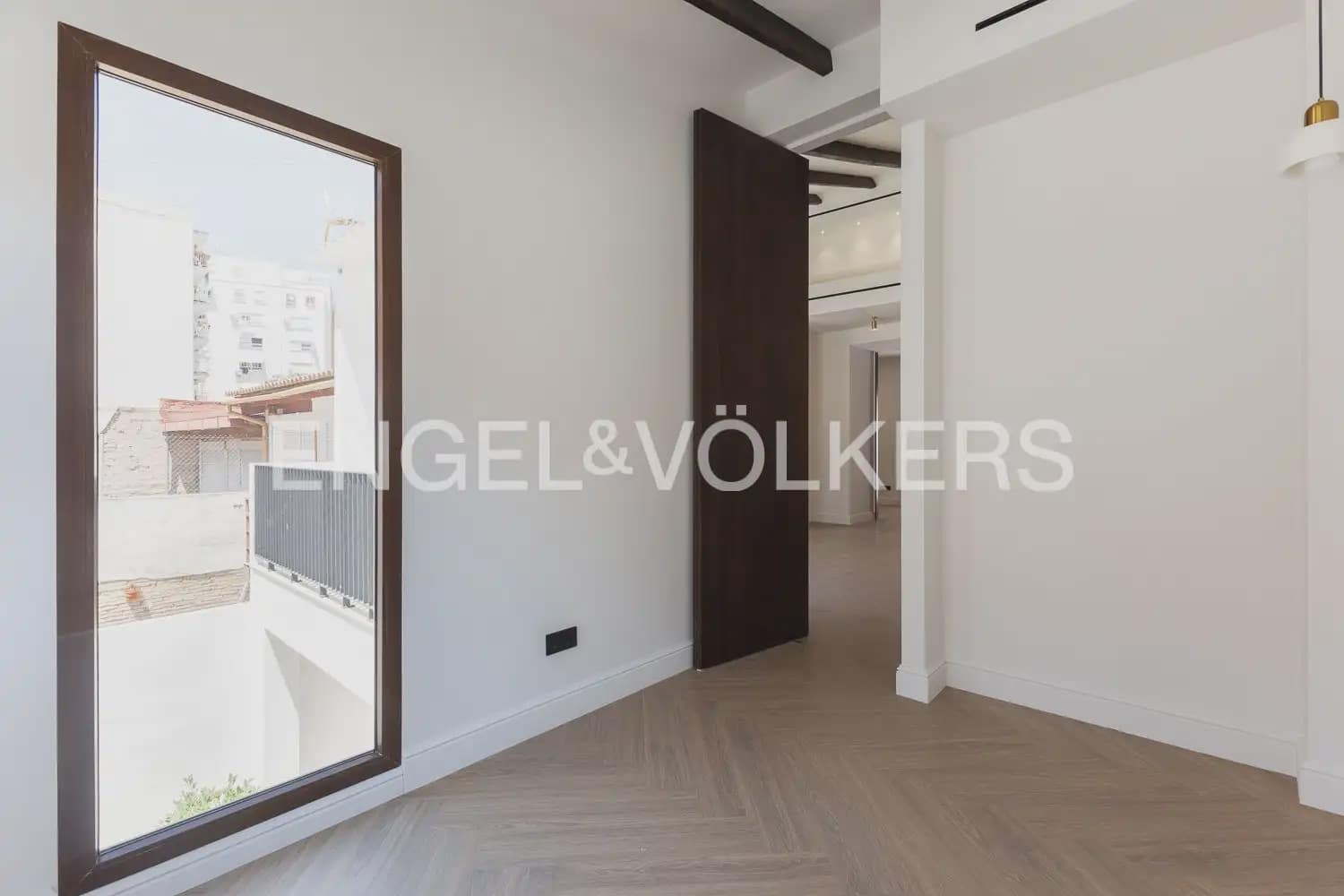 4 bedroom Townhouse for sale in Valencia city with pool - € 1,190,000 (Ref: 9937333)