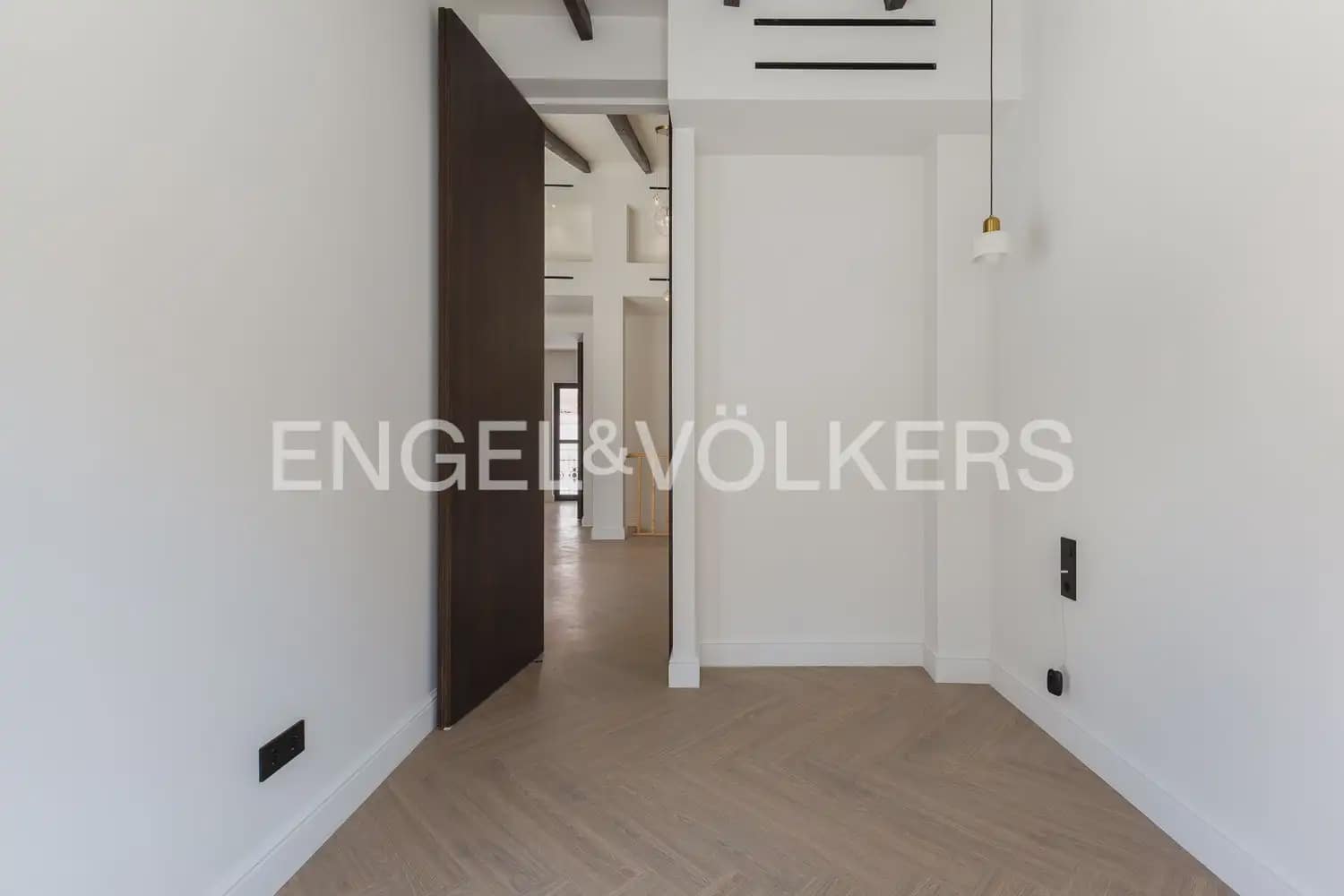 4 bedroom Townhouse for sale in Valencia city with pool - € 1,190,000 (Ref: 9937333)