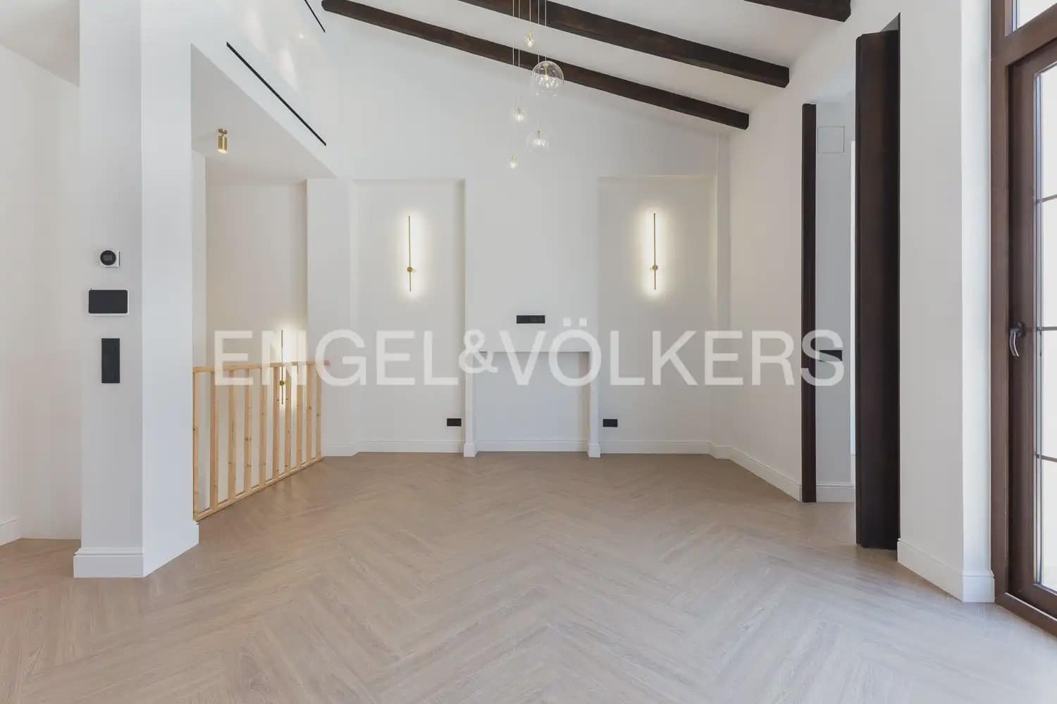 4 bedroom Townhouse for sale in Valencia city with pool - € 1,190,000 (Ref: 9937333)