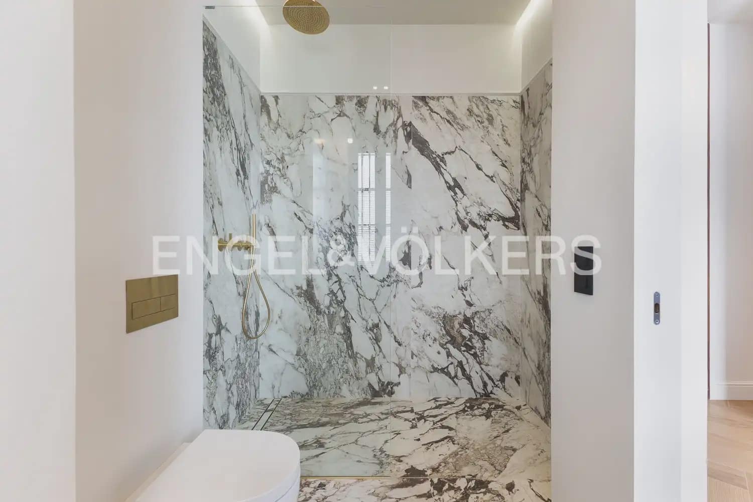 4 bedroom Townhouse for sale in Valencia city with pool - € 1,190,000 (Ref: 9937333)
